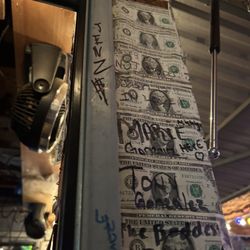 Los MaGueys Mexican Restaurant - Leave a buck