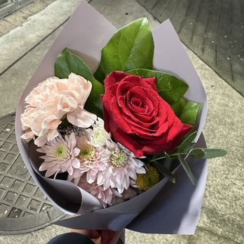 Floba Flower Boutique - Mini bouquet - Florists Near Me - Vancouver, British Columbia