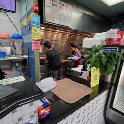 Photo of SiStar Seafood - Henrico, VA, US. Preparing food for pickup