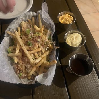 Cute Robot Japanese Kitchen - Fries with all the works on the side with some toppings- good starter - Japanese Curry Near Me - Milwaukee, Wisconsin Cute Robot Japanese Kitchen - Fries with all the works on the side with some toppings- good starter - Japanese Curry Near Me - Milwaukee, Wisconsin