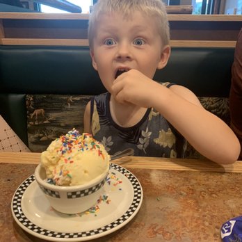 Black Bear Diner Independence - Kids meal ice cream - Diners Near Me - Independence, Missouri