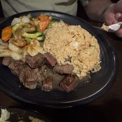 Osaki Steak & Sushi House - Hibachi steak & scallops also came with salad & soup