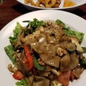 Kanlaya Thai Restaurant - Drunken Noodles with fried calamari in the background :) - Thai Near Me - Harrisburg, Pennsylvania Kanlaya Thai Restaurant - Drunken Noodles with fried calamari in the background :) - Thai Near Me - Harrisburg, Pennsylvania