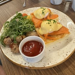 Smoked Salmon Eggs Benny