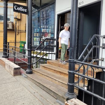 Revolver - Coffee & Tea Near Me - Vancouver, British Columbia