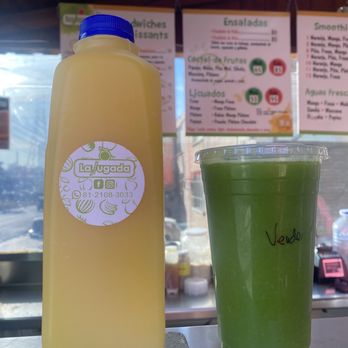 La Jugada San Jerónimo - Litrito de naranja  Jugo verde grande - Juice Bars & Smoothies Near Me - Monterrey, NLE