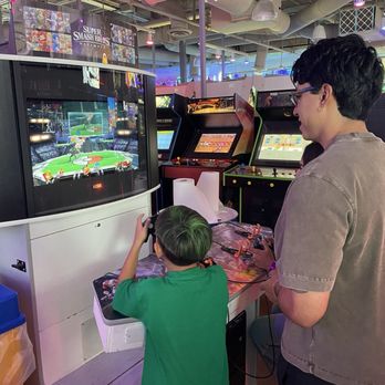 Side Quest Arcade - Arcades Near Me - Garland, Texas