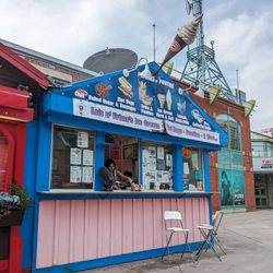 Lois 'N' Frima's Ice Cream - Food stall. It's next to BeaverTails.