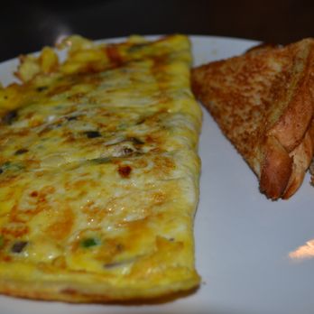 Davis Diner - Veggie lover omelette with toast - Diners Near Me - Canonsburg, Pennsylvania Davis Diner - Veggie lover omelette with toast - Diners Near Me - Canonsburg, Pennsylvania