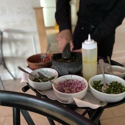 Mexcla Restaurant - Fresh guacamole