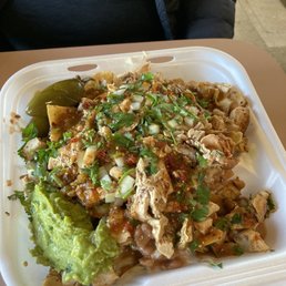 Smoked chicken nachos