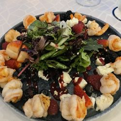 Eugenia - Red fruits salad adding shrimp.