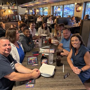 Mellow Mushroom - Elon Crew - Family Weekend 2025 - Pizza Near Me - Burlington, North Carolina Mellow Mushroom - Elon Crew - Family Weekend 2025 - Pizza Near Me - Burlington, North Carolina