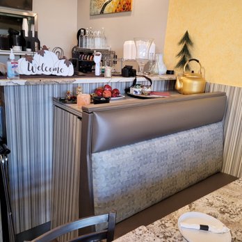 Paradise Street Eats & Biryani - The bench of the table - Indian Near Me - Dearborn, Michigan