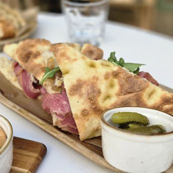 Sogno Toscano - Wagyu pastrami combo - Wine Bars Near Me - Santa Monica, California