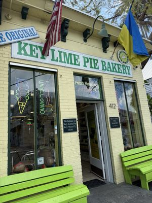 Key Lime Pie Bakery by null
