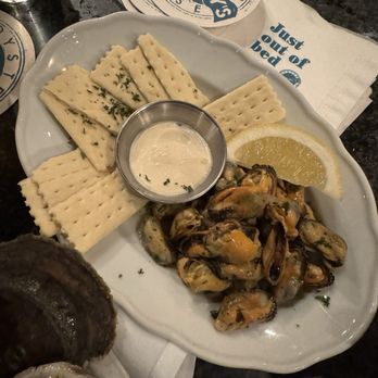 Rodney's Oyster House - Seafood Near Me - Toronto, Ontario