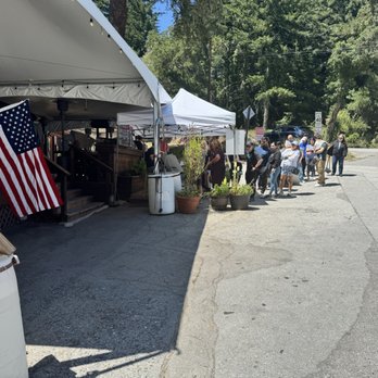Alice's Restaurant - Line to order - Diners Near Me - Woodside, California