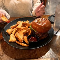 Riverhouse - Riverhouse burger