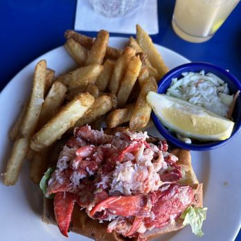 Boston Sail Loft - New England Lobster Roll - Bars Near Me - Boston, Massachusetts Boston Sail Loft - New England Lobster Roll - Bars Near Me - Boston, Massachusetts
