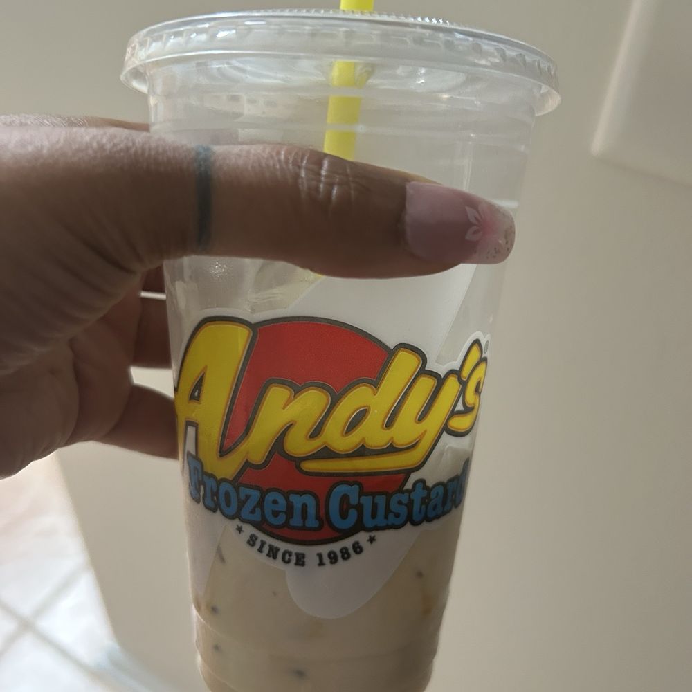 Yummy vanilla caramel latte Yummy vanilla caramel latte