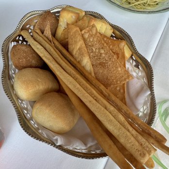 Grand Hotel Tremezzo - Bread basket - Hotels Near Me - Tremezzo, LC Grand Hotel Tremezzo - Bread basket - Hotels Near Me - Tremezzo, LC