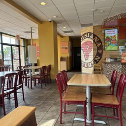 Popeyes Louisiana Kitchen - Inside