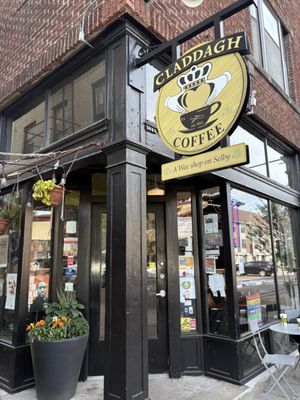 Claddagh A Wee Shop by null