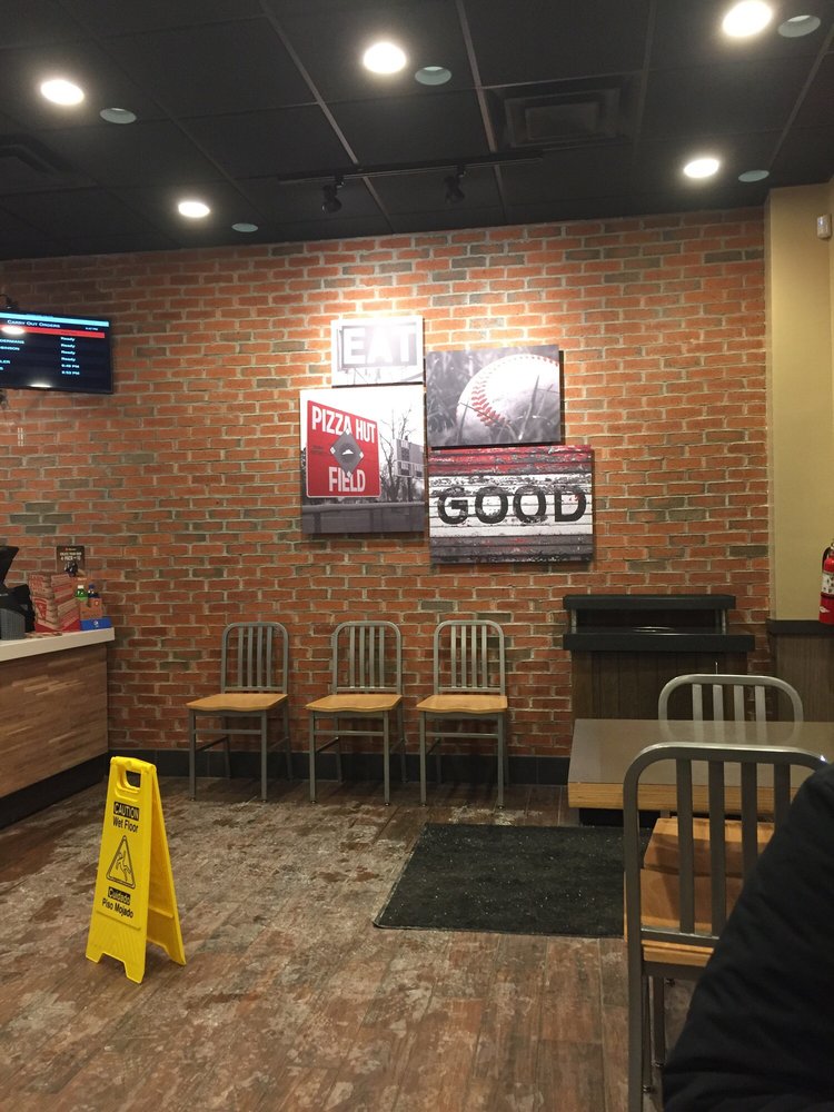 PIZZA HUT Updated October 2024 1199 Carney Dr, Saint Clair