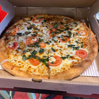 Island Slice Pizzeria - Margherita pizza - Pizza Near Me - Mackinac Island, Michigan Island Slice Pizzeria - Margherita pizza - Pizza Near Me - Mackinac Island, Michigan