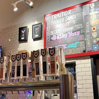 Badger Hill Brewing - Breweries Near Me - Shakopee, Minnesota