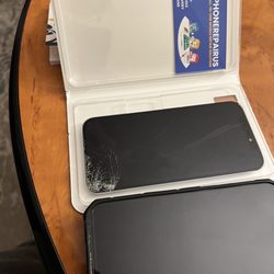 Phonerepairus - Old broken screen versus new screen!