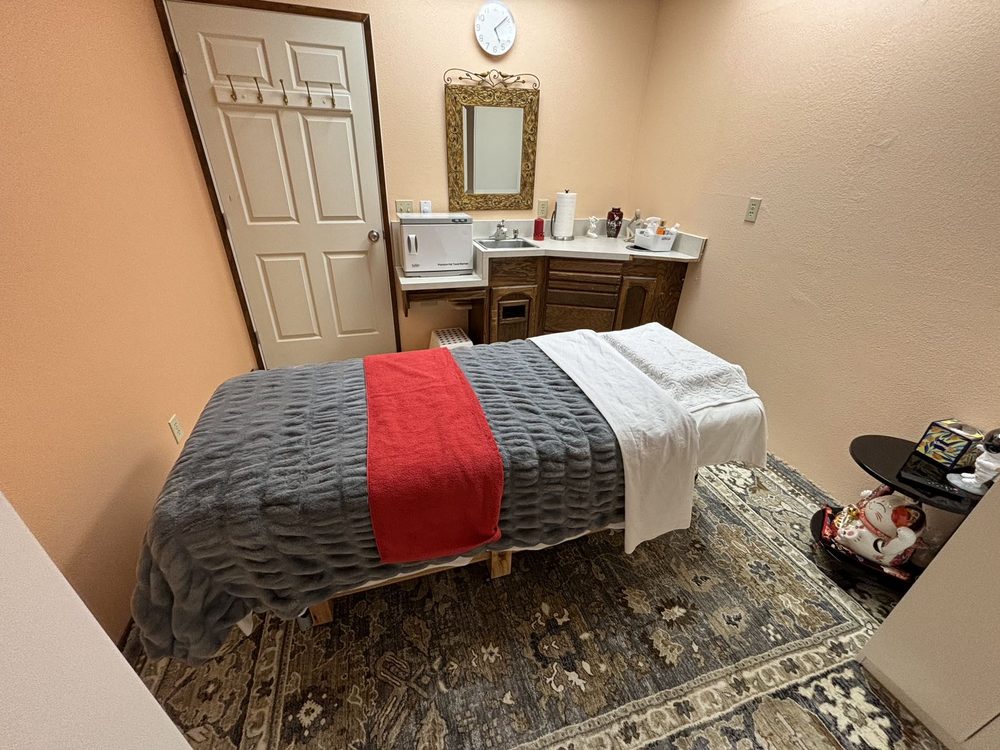 GOLDEN LEAF MASSAGE AND YOGA Updated August 2024 19 Photos 13910