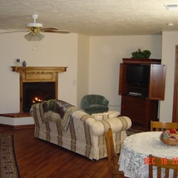 Almost Home Bed and Breakfast - English Cottage Suite