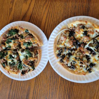 Brattleboro Village Pizza - Personal pies w various toppings - Pizza Near Me - Brattleboro, Vermont Brattleboro Village Pizza - Personal pies w various toppings - Pizza Near Me - Brattleboro, Vermont