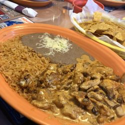 La Carreta Restaurant - Pollo picoso! Delicious comes with a side of flour tortillas