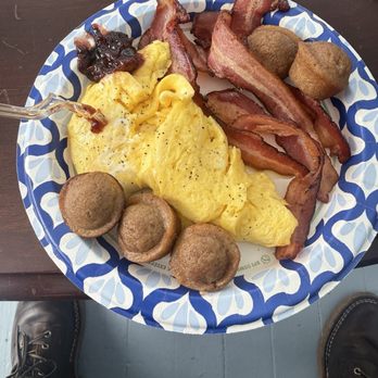 Greenbriar Farm - Cider donuts, bacon, eggs, jam. All from the farm stand, all delicious and fresh. 10/10 would recommend - Attraction Farms Near Me - Peapack, New Jersey