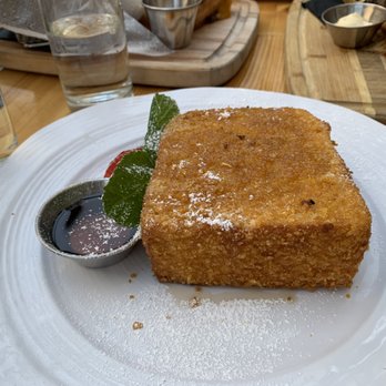 Hotel Chantelle - Stuffed French Toast - Cocktail Bars Near Me - New York, New York