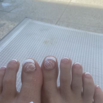 Daisy Nail & Spa - Toes - Nail Salons Near Me - Anaheim, California