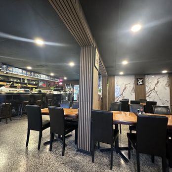 Baan Tawan - Interior: dinning room with view to sushi bar - Sushi Bars Near Me - Tampa, Florida
