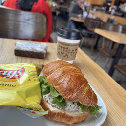 chicken salad sandwich chicken salad sandwich