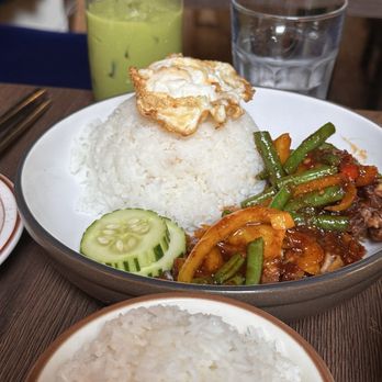 Savoré - Chili Jam Over Rice w/ Crispy Duck - Thai Near Me - Brooklyn, New York Savoré - Chili Jam Over Rice w/ Crispy Duck - Thai Near Me - Brooklyn, New York