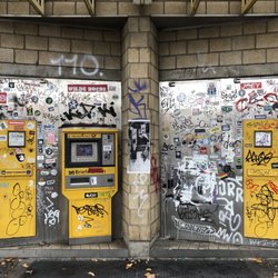 Bahnhof Köln-Ehrenfeld - ... Eindrücke rund um den Bahnhof ...