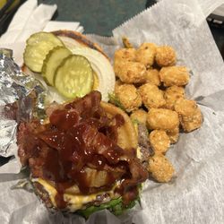 Winner's Bar and Grill - Texas burger with tots