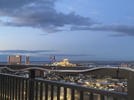 The VÜE Rooftop Bar by null