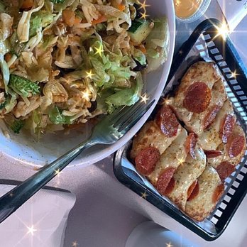 Byron Bobe's Pizza House - Salad bar & pepperoni bread - Pizza Near Me - Vincennes, Indiana Byron Bobe's Pizza House - Salad bar & pepperoni bread - Pizza Near Me - Vincennes, Indiana