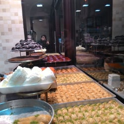 Sakarya Tatlıcısı - Vitrin güzel.. Bakalım lezzet nasıl paketi aldık eve gidiyoruz :))