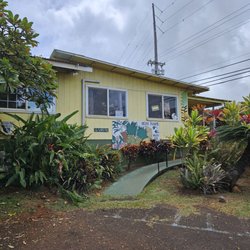 The Pineapple Store - Coming from the parking lot