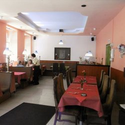 Aroi Thai - Dining room