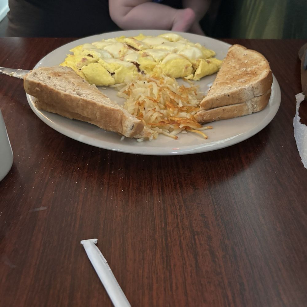 R'Reileigh's Daybreak Cafe - Corned beef omelet with hash browns and wheat toast - Cafes Near Me - Lillian, Alabama R'Reileigh's Daybreak Cafe - Corned beef omelet with hash browns and wheat toast - Cafes Near Me - Lillian, Alabama